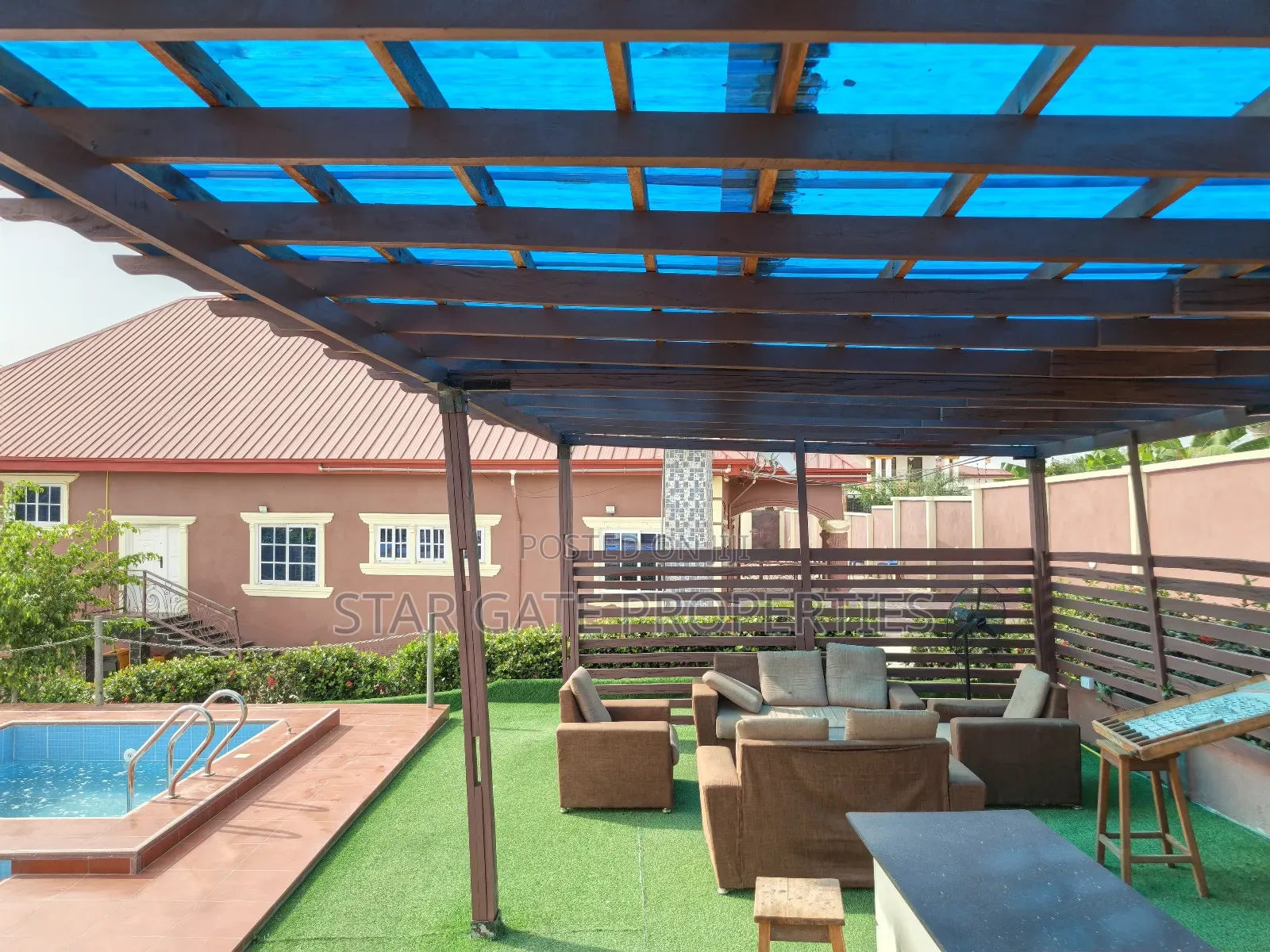 8bdrm House in Atimatim Adubinso., Kumasi Metropolitan for sale