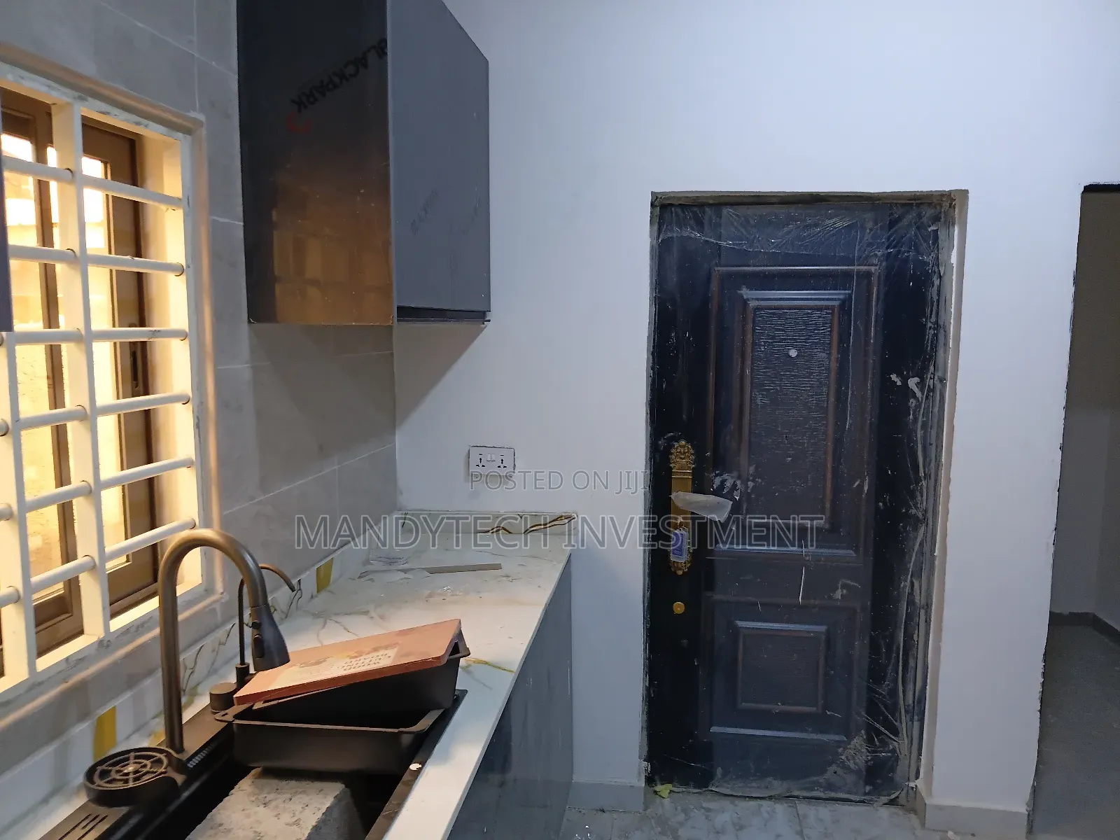 3bdrm Duplex in Little Roses Area for sale