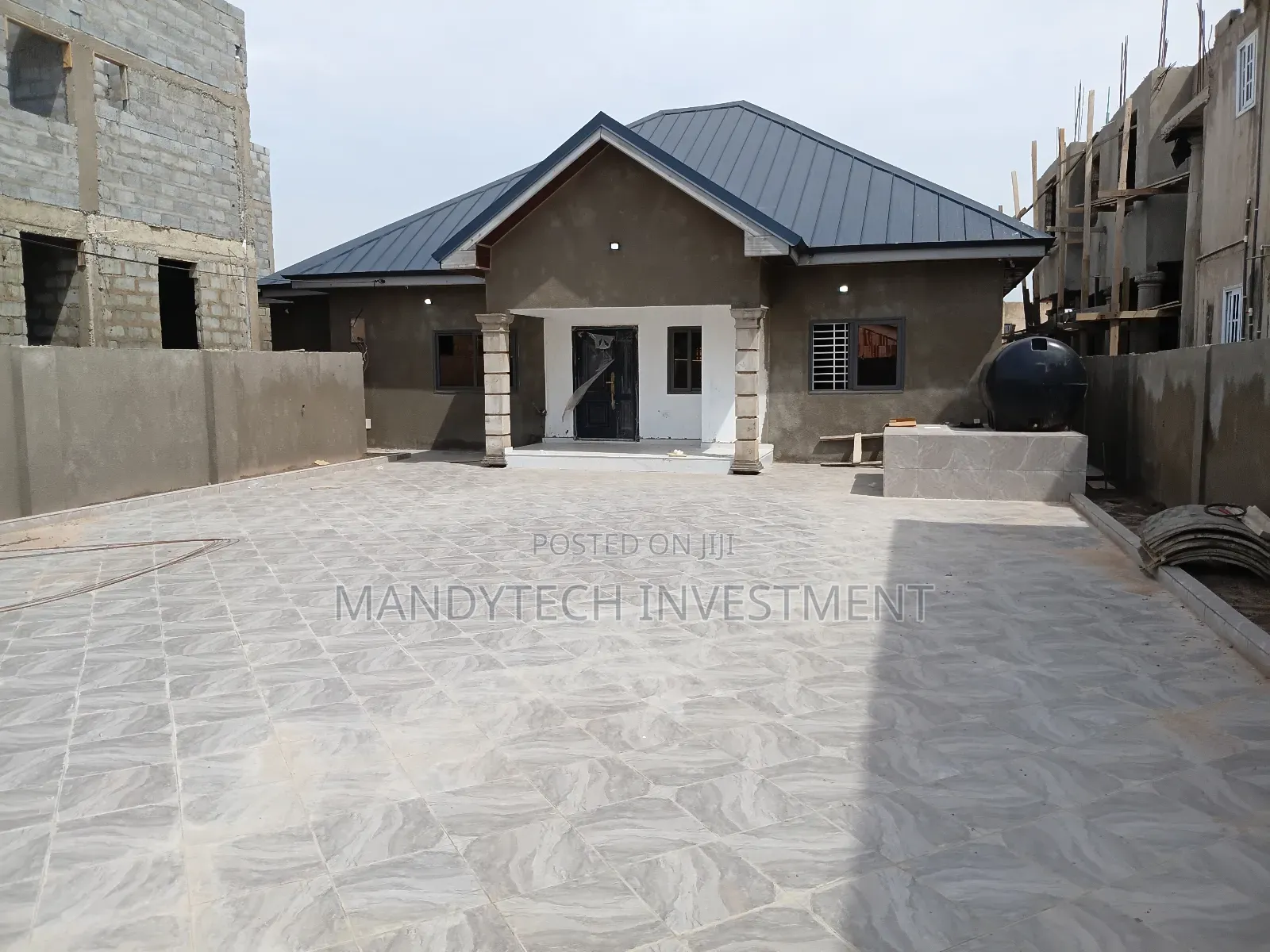 3bdrm Duplex in Little Roses Area for sale