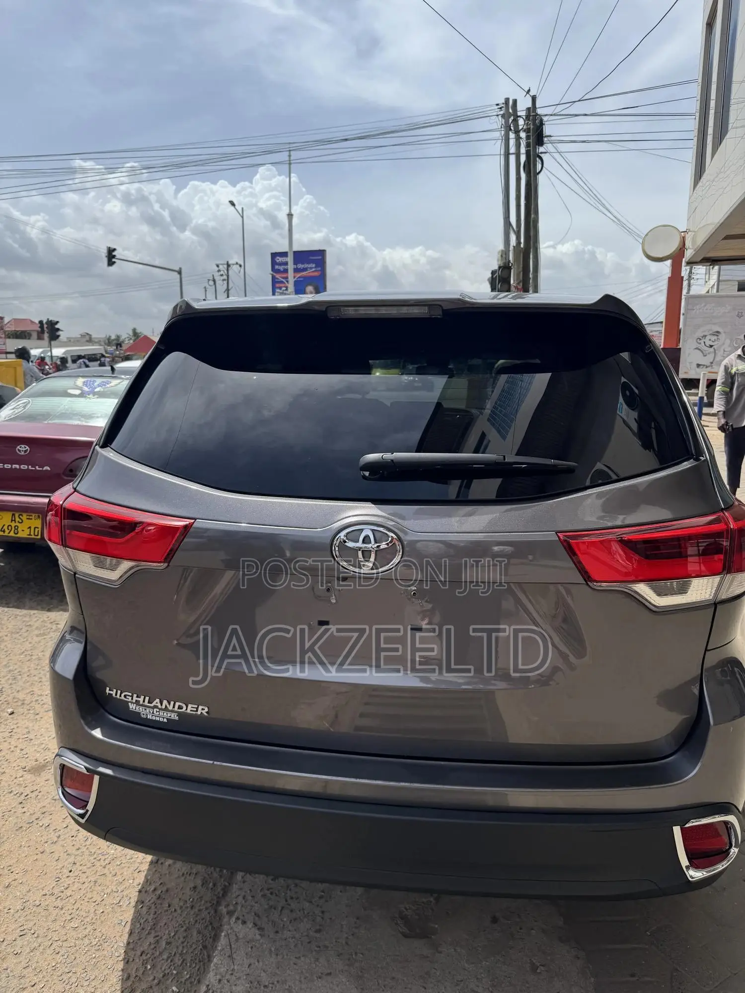 Toyota Highlander LE 2019 Brown