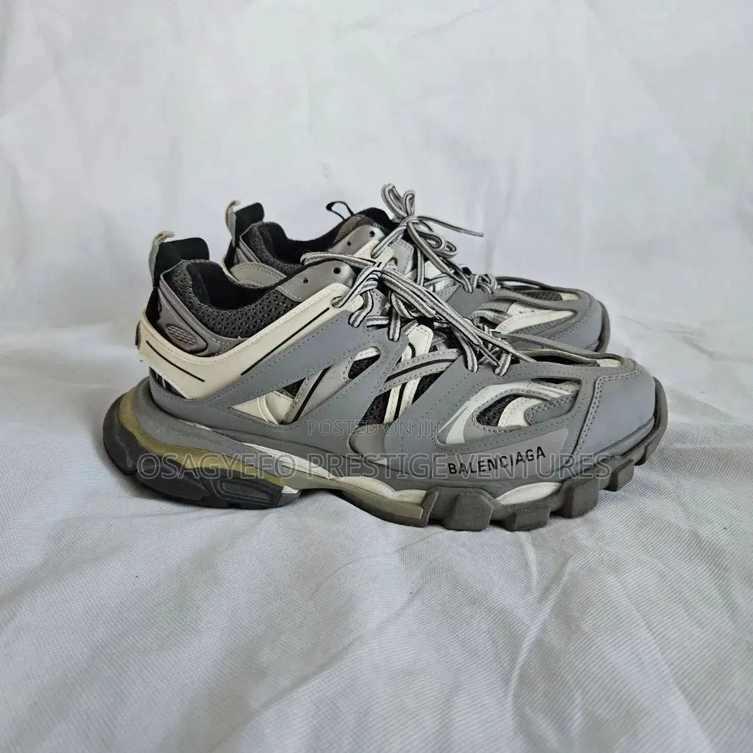 High Quality Balenciaga Track Sneaker (Grey Colorway).