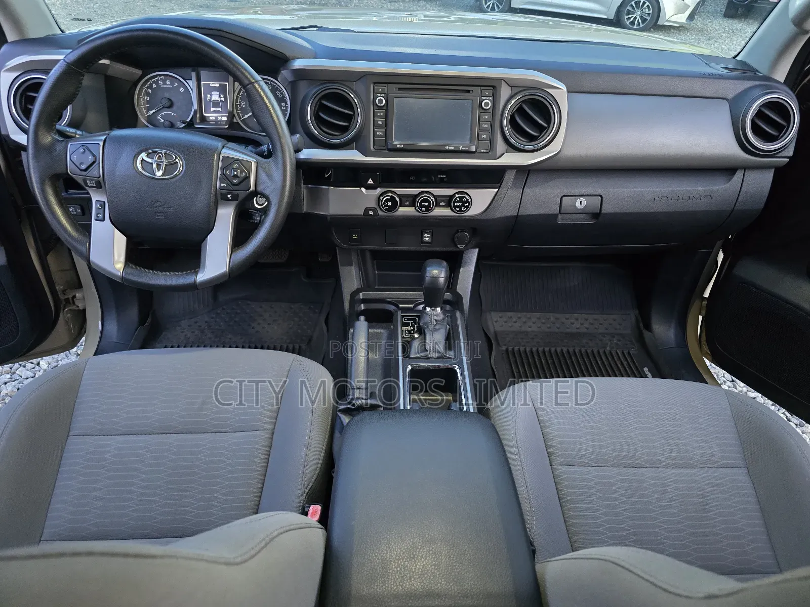 Toyota Tacoma SR5 2017 Ivory