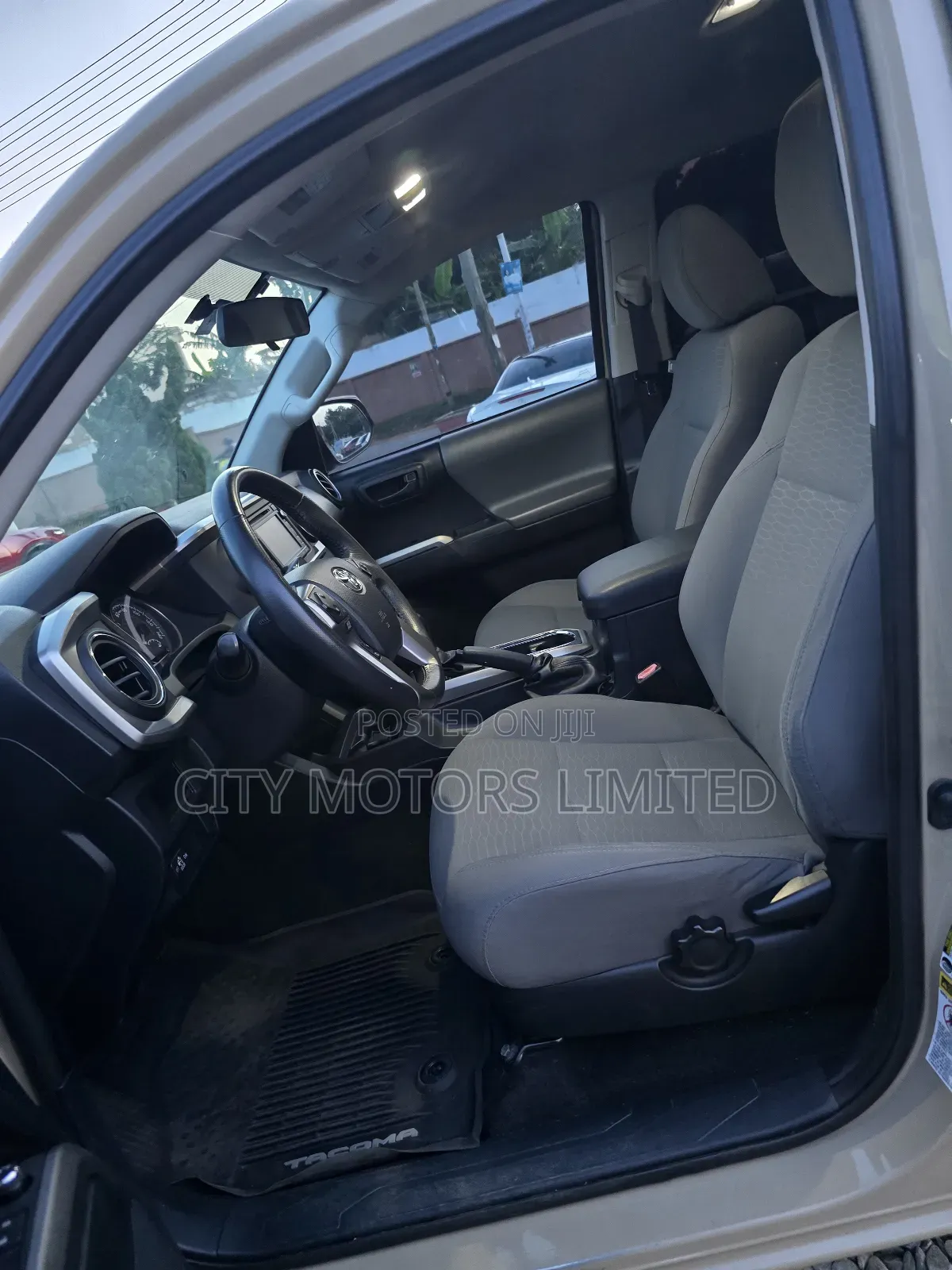 Toyota Tacoma SR5 2017 Ivory