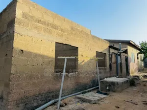 5bdrm House in Bosomtwe for sale