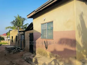 5bdrm House in Bosomtwe for sale