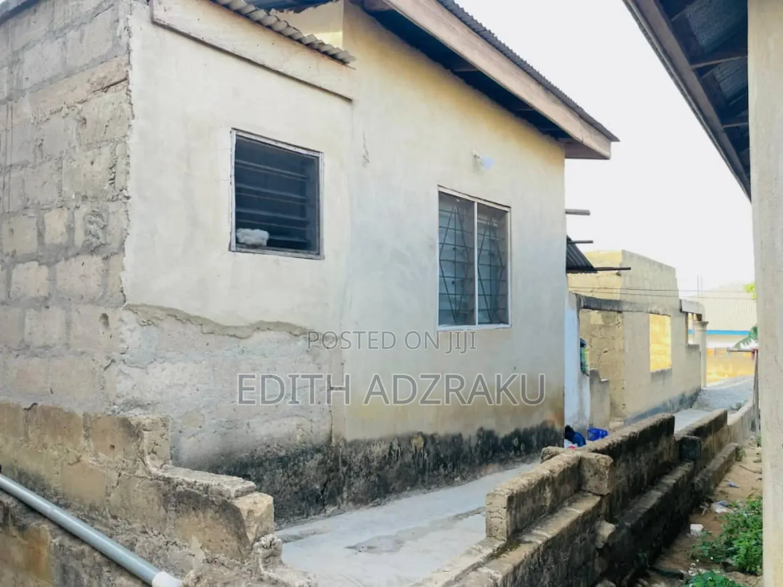 5bdrm House in Bosomtwe for sale