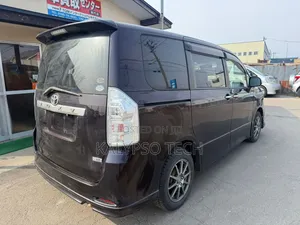 Toyota Voxy 2011 Black