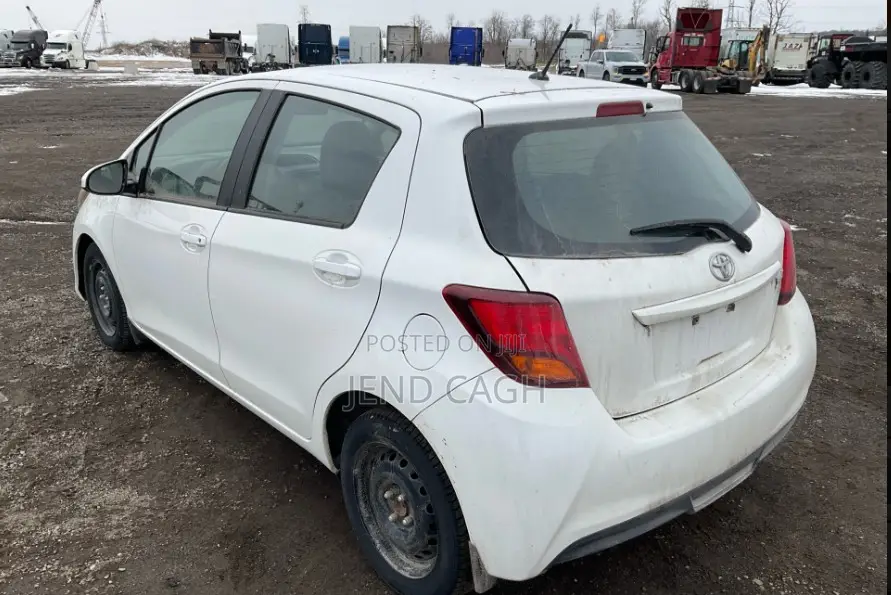 Toyota Yaris LE Hatchback 5dr 2016 Off white