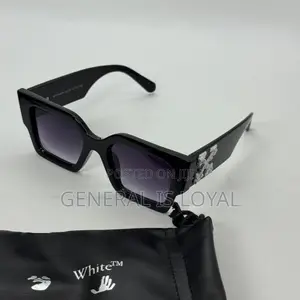 Off-White Catalina Sunglasses in Black With a Gold Logo.