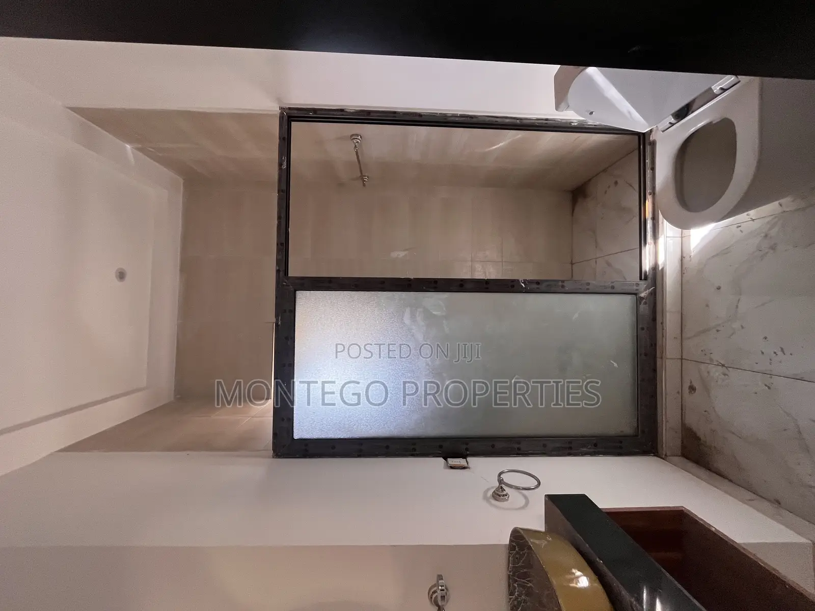 2bdrm Townhouse / Terrace in Adjiringanor, School Junction for rent