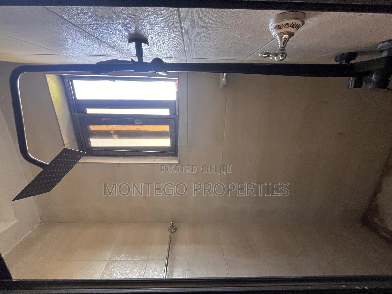 2bdrm Townhouse / Terrace in Adjiringanor, School Junction for rent