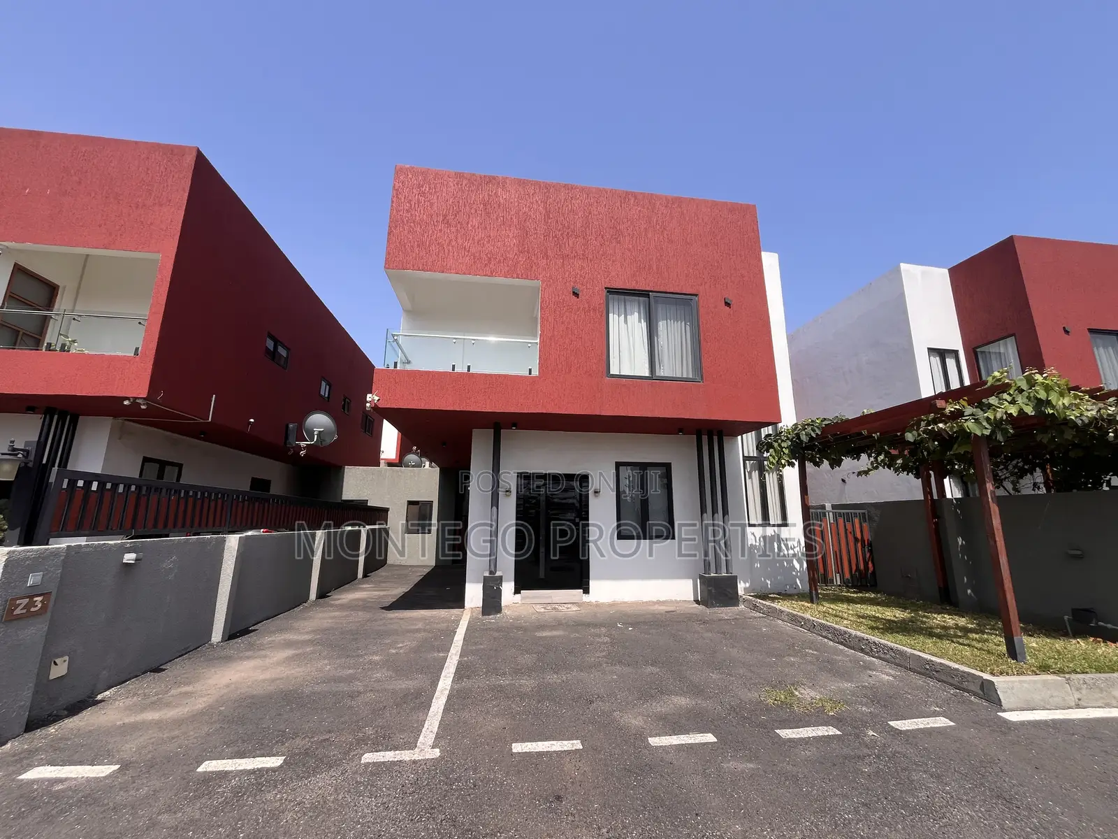 Furnished 3bdrm Townhouse / Terrace in East Legon, American House