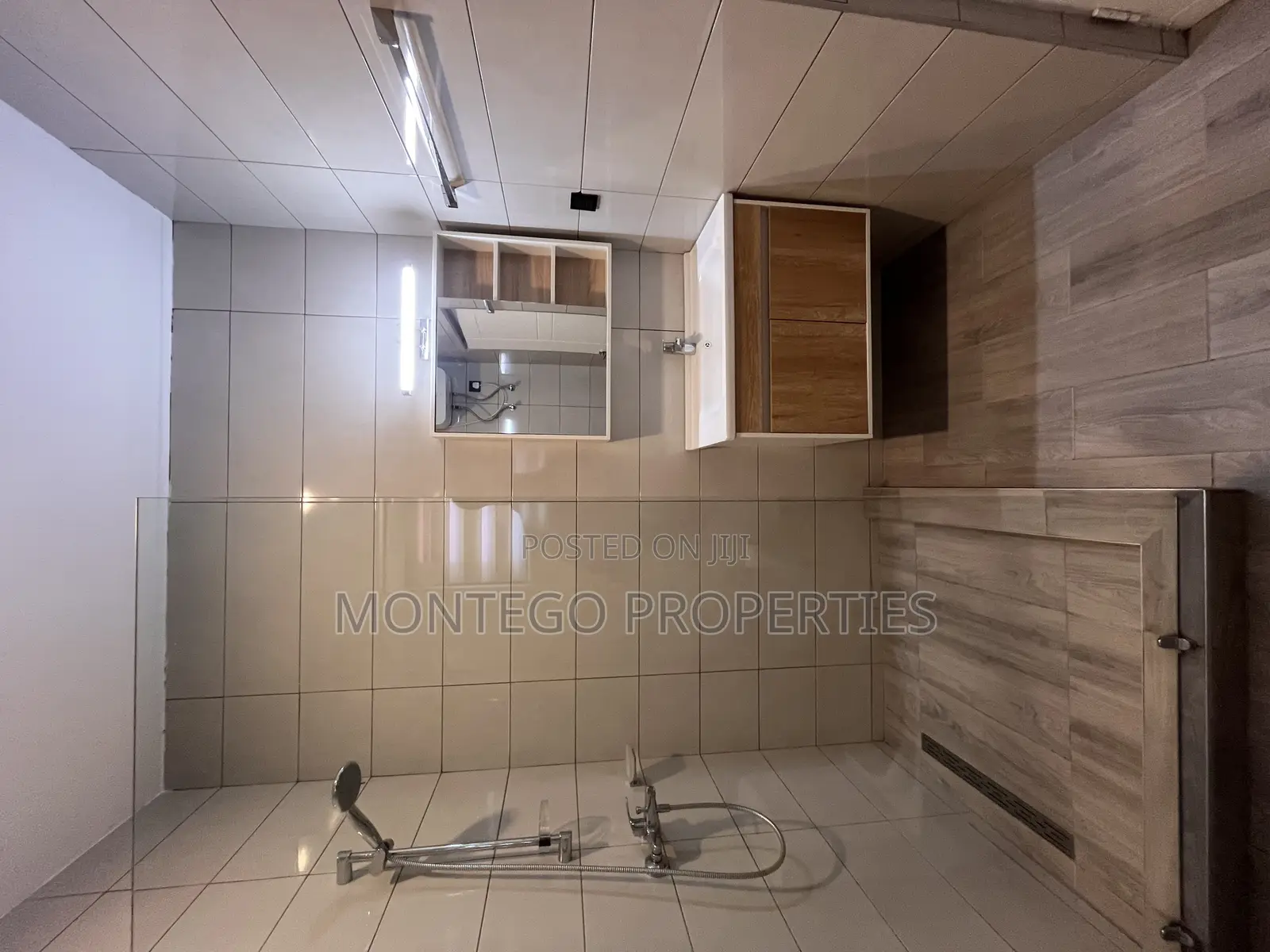 Furnished 3bdrm Townhouse / Terrace in East Legon, American House
