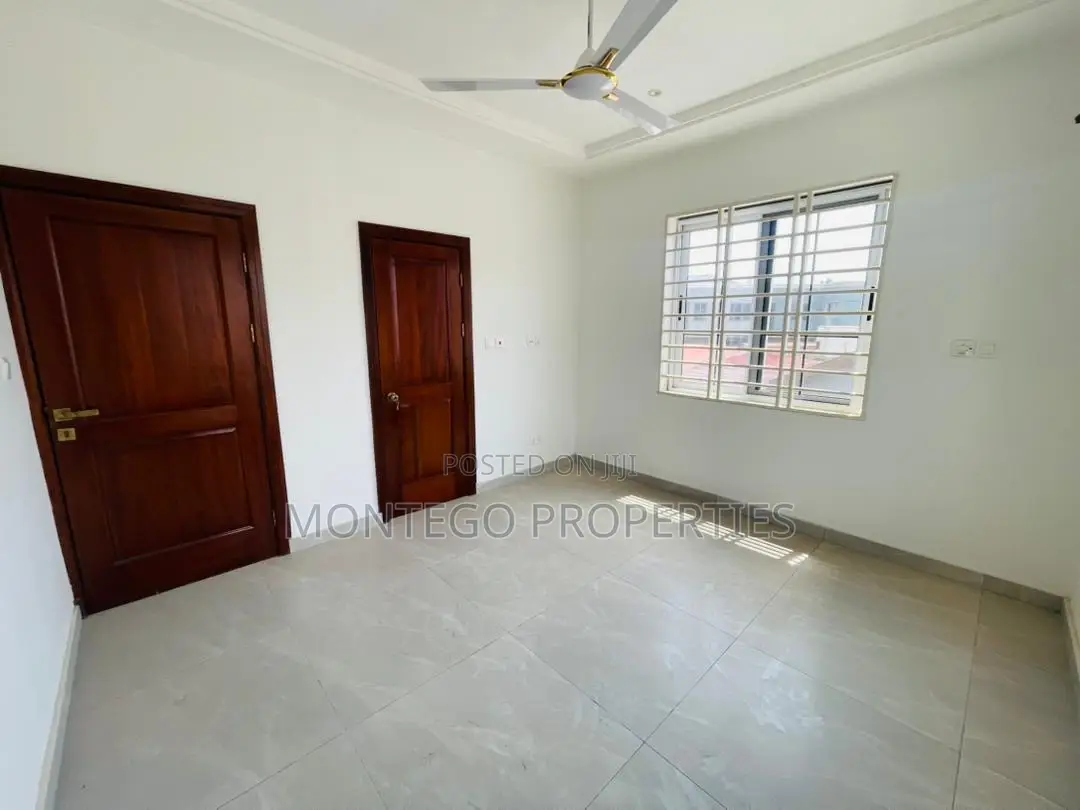 3bdrm House in East Legon, A&C Mall Area for sale