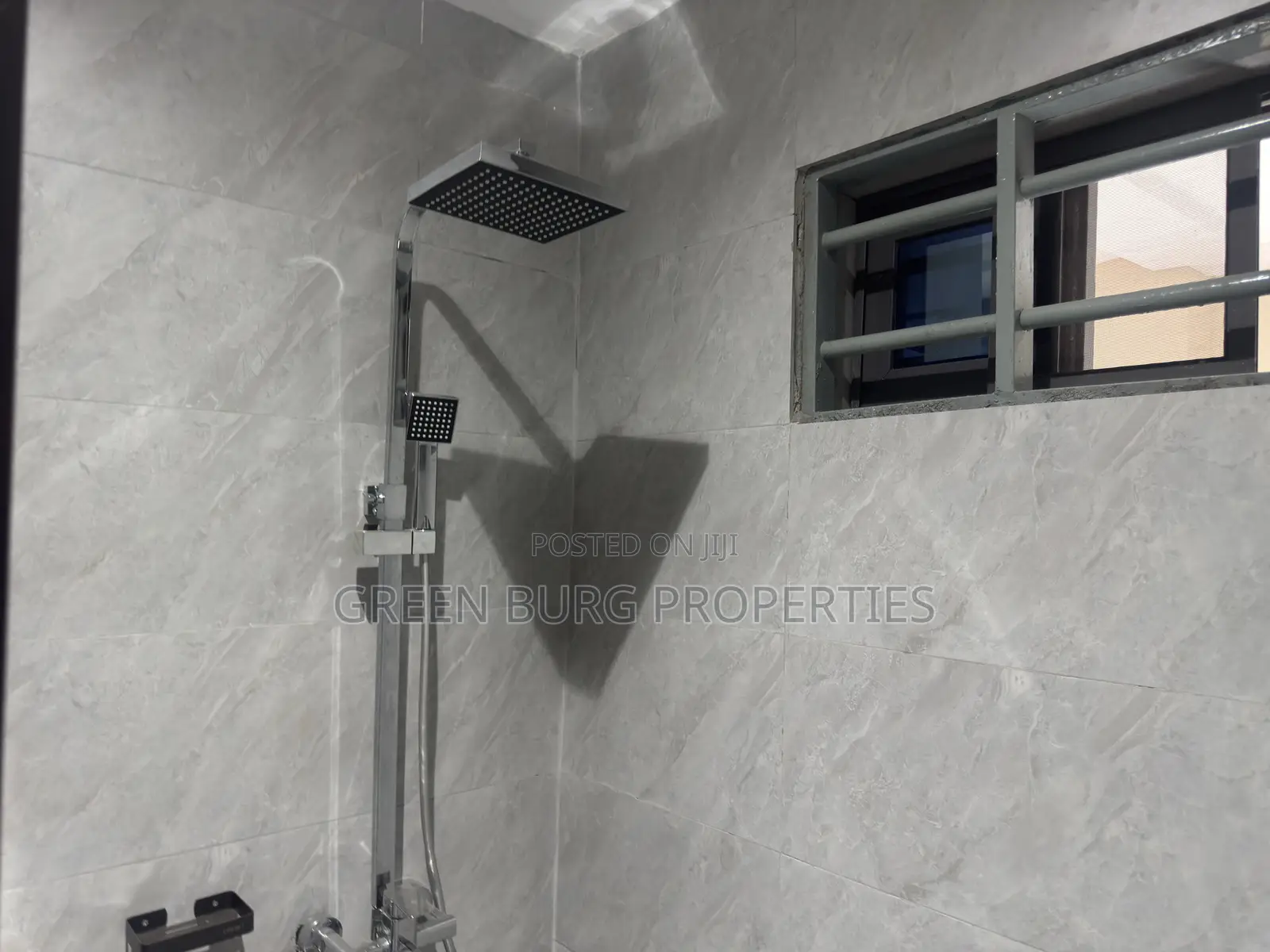 2bdrm Apartment in Green, Madina for rent