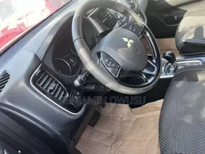 Mitsubishi Outlander ES AWC 2018 Red