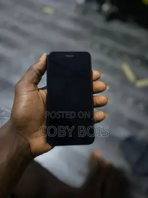 Apple iPhone SE (2022) 64 GB Black