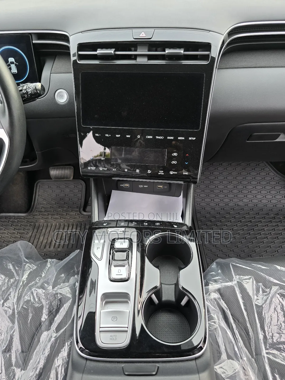 Hyundai Tucson Limited 2024 White