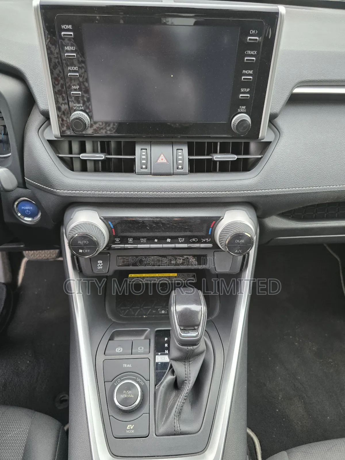 Toyota RAV4 XLE 2021 Gray