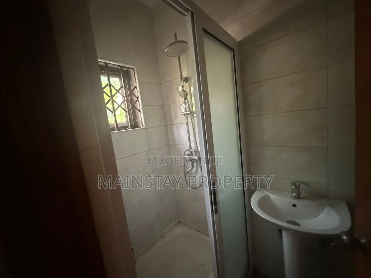 3bdrm House in East Legon for rent
