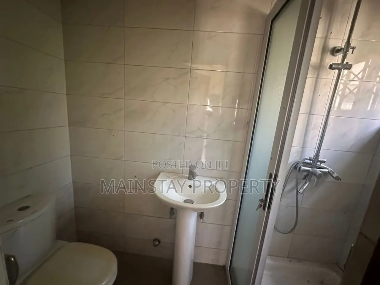 3bdrm House in East Legon for rent