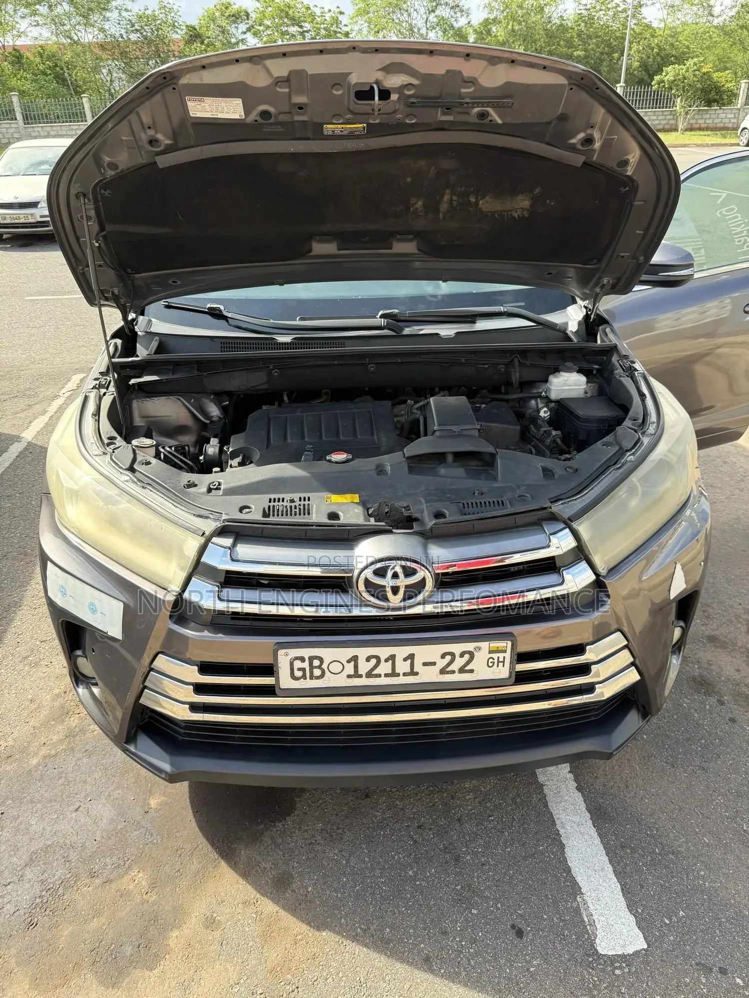 Toyota Highlander XLE V6 4x4 (3.5L 6cyl 6A) 2016 Gray