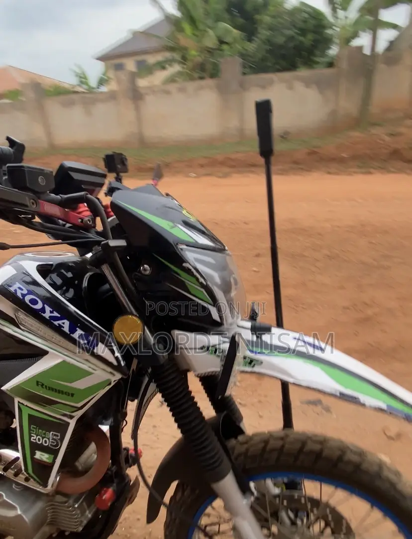 Royal Motorcycle 2025 White