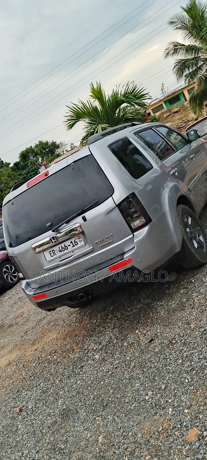 Honda Pilot Touring w/RES/Navi 4WD (3.5L 6cyl 5A) 2011 Gray