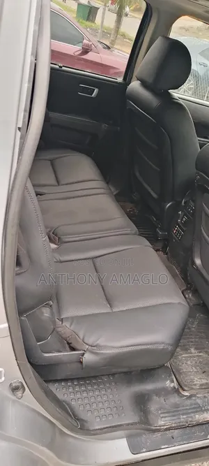 Honda Pilot Touring w/RES/Navi 4WD (3.5L 6cyl 5A) 2011 Gray