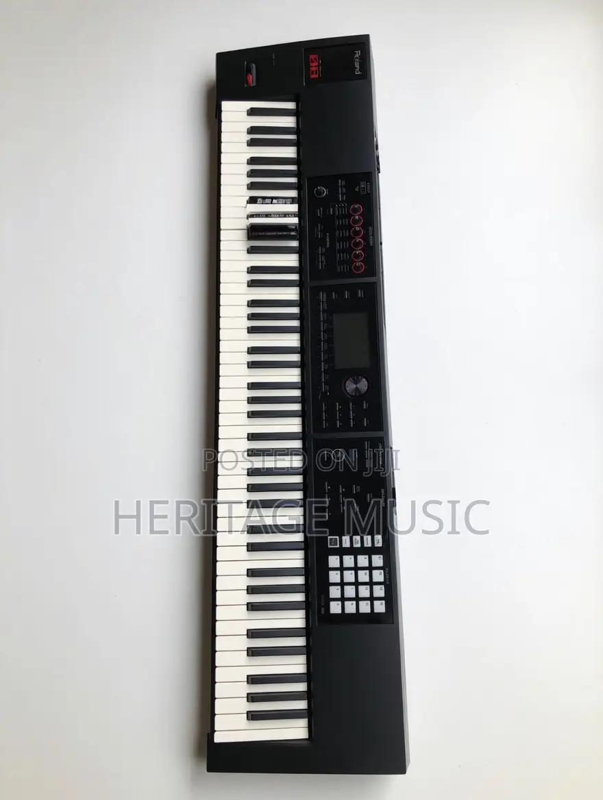 Roland Fa08