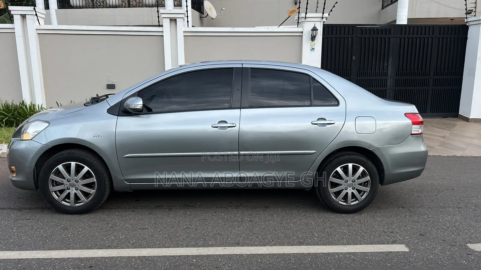Toyota Belta 2011 Gray