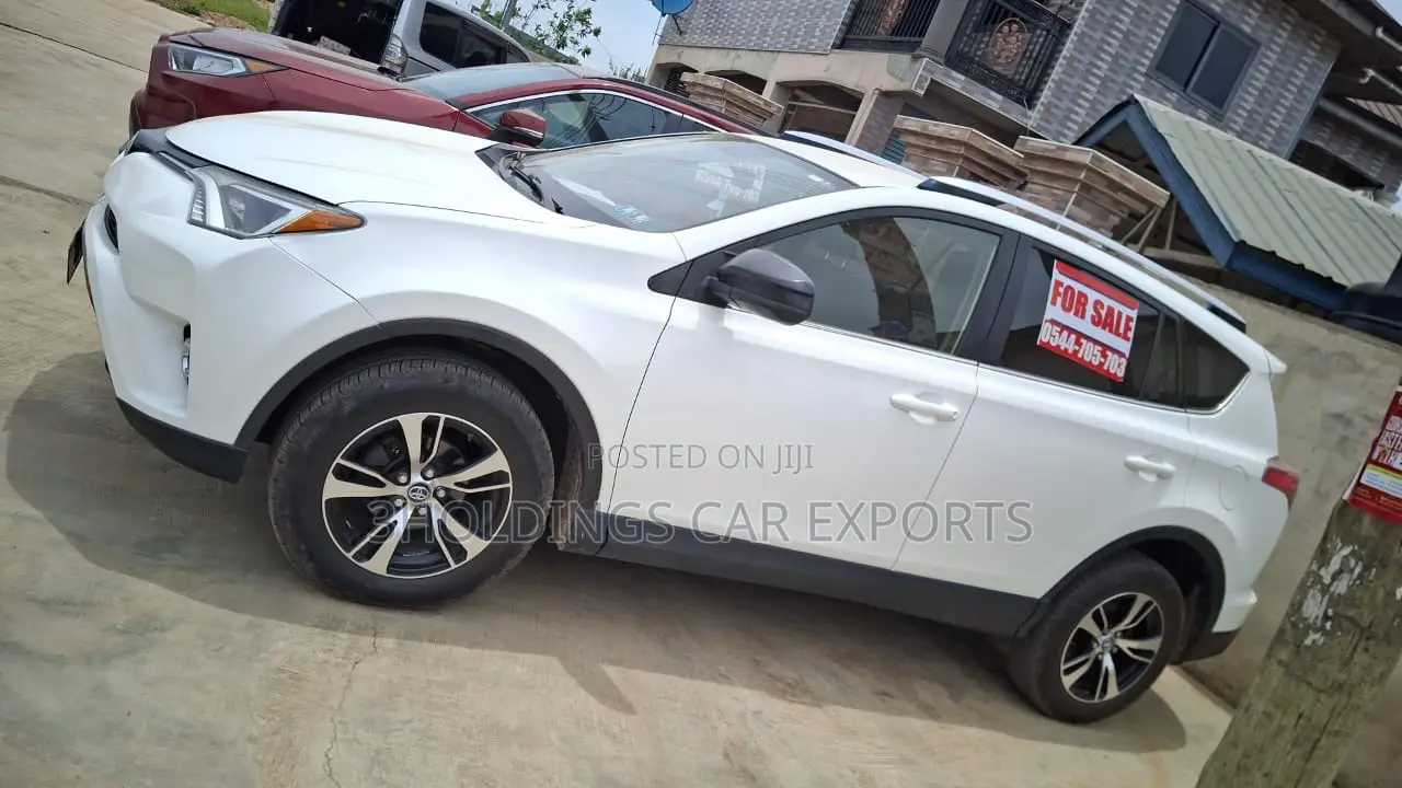 Toyota RAV4 LE AWD (2.5L 4cyl 6A) 2016 White