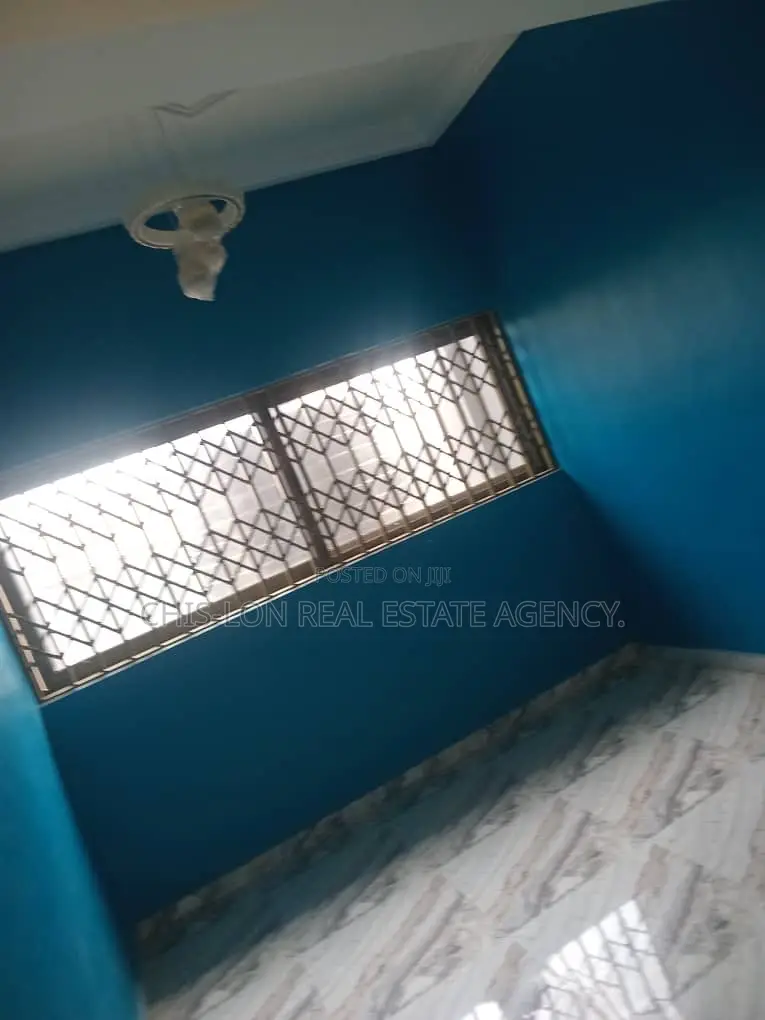 1bdrm Apartment in Chis-Lon Broker’S, Bluetop Estate for rent