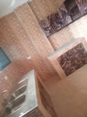 1bdrm Apartment in Chis-Lon Broker’S, Bluetop Estate for rent