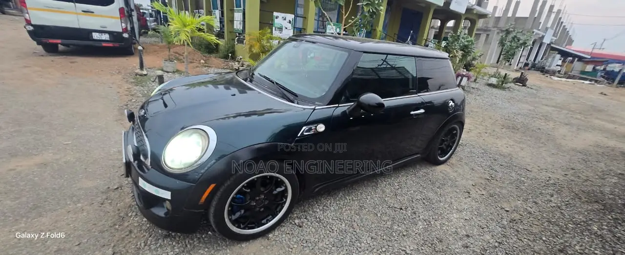 Mini Cooper John Cooper Works 2013 Green