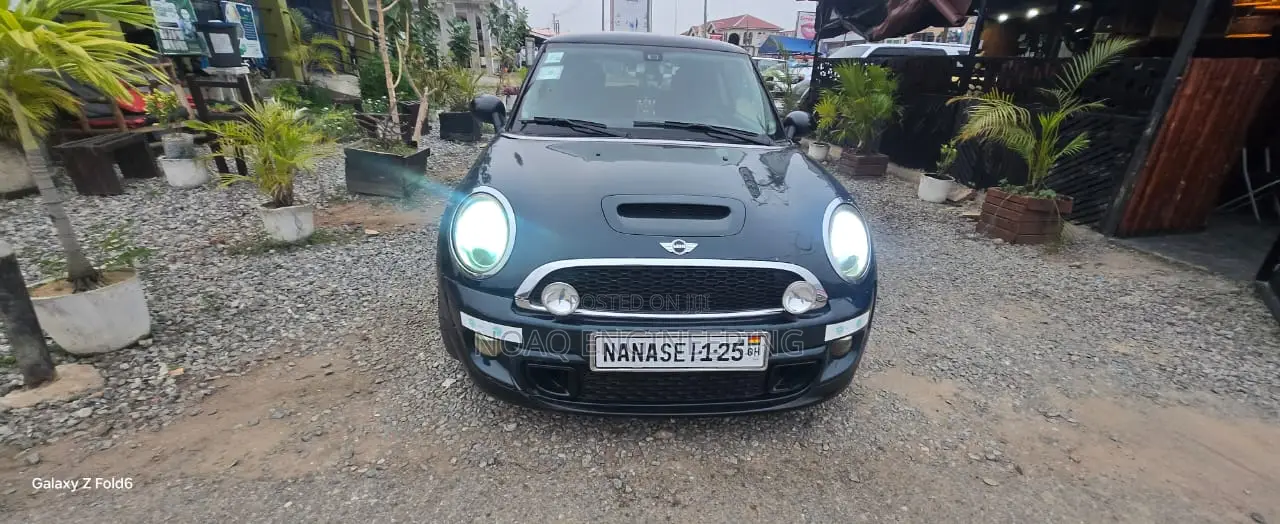 Mini Cooper John Cooper Works 2013 Green