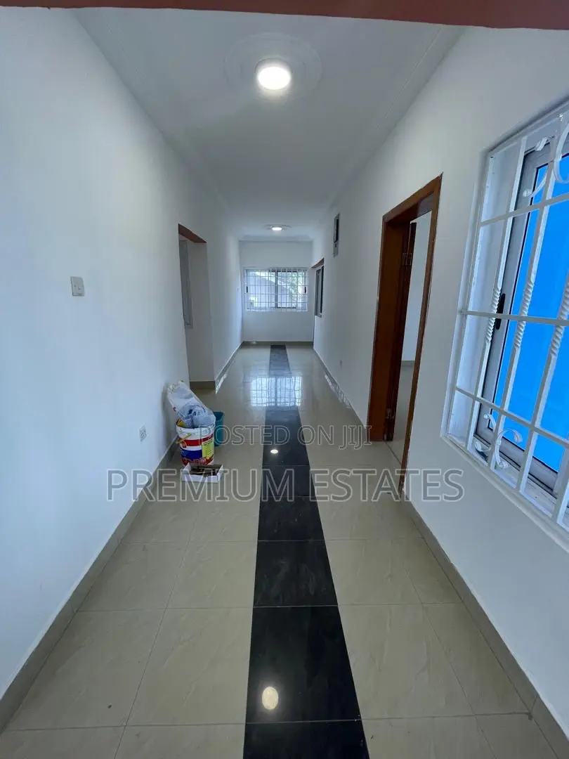 3bdrm Apartment in Kwabenya for rent
