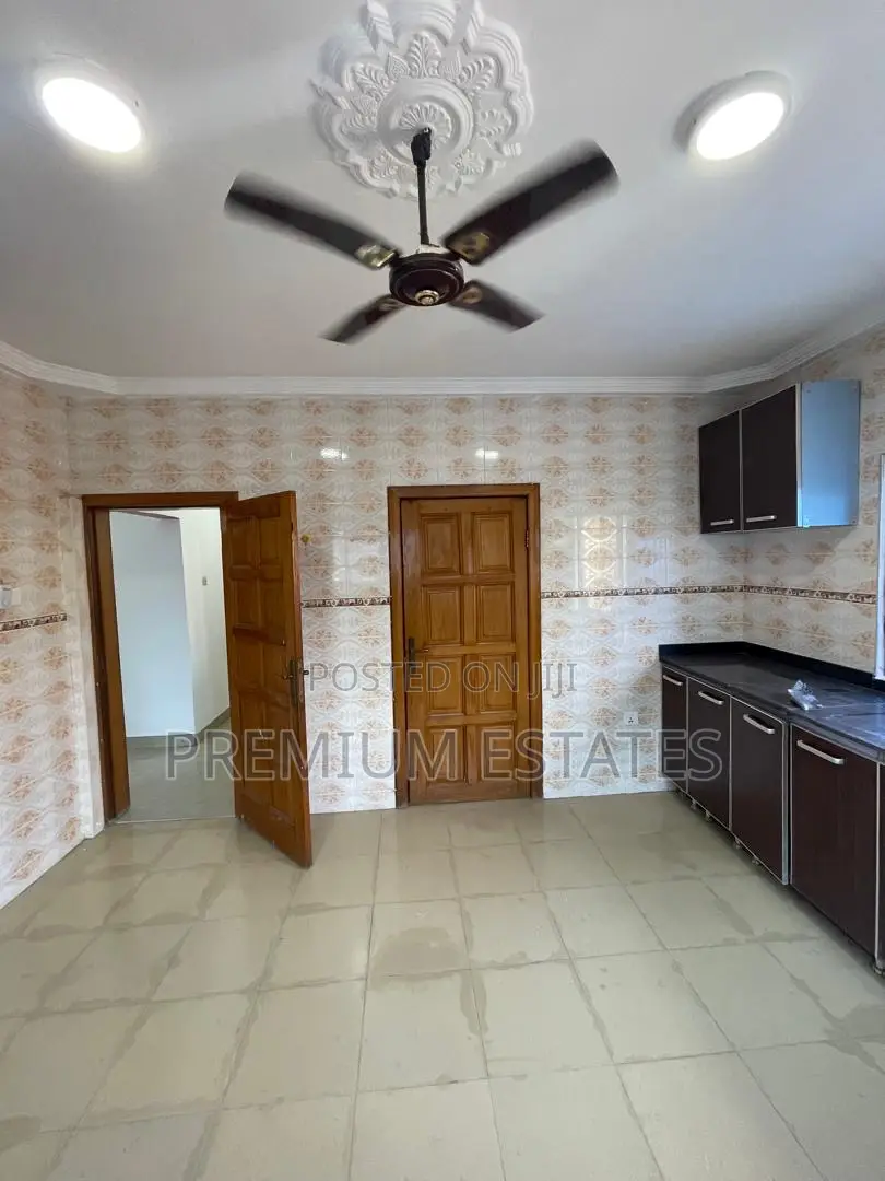 3bdrm Apartment in Kwabenya for rent
