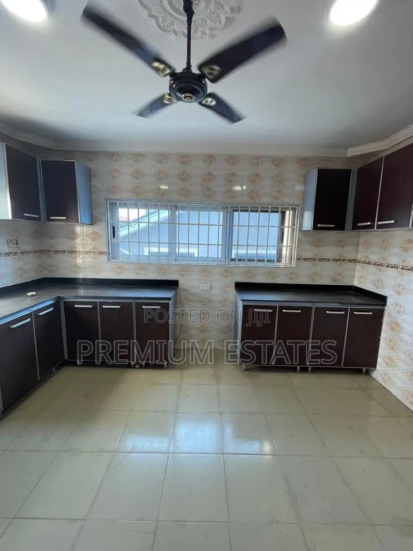3bdrm Apartment in Kwabenya for rent