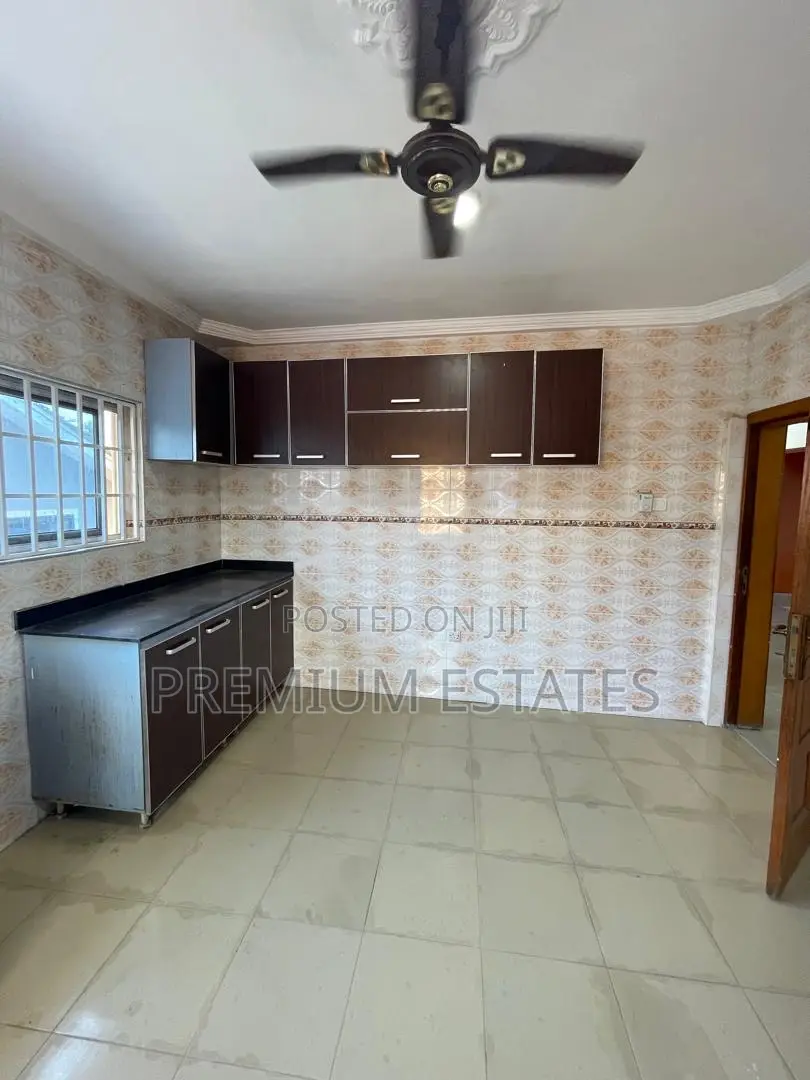 3bdrm Apartment in Kwabenya for rent