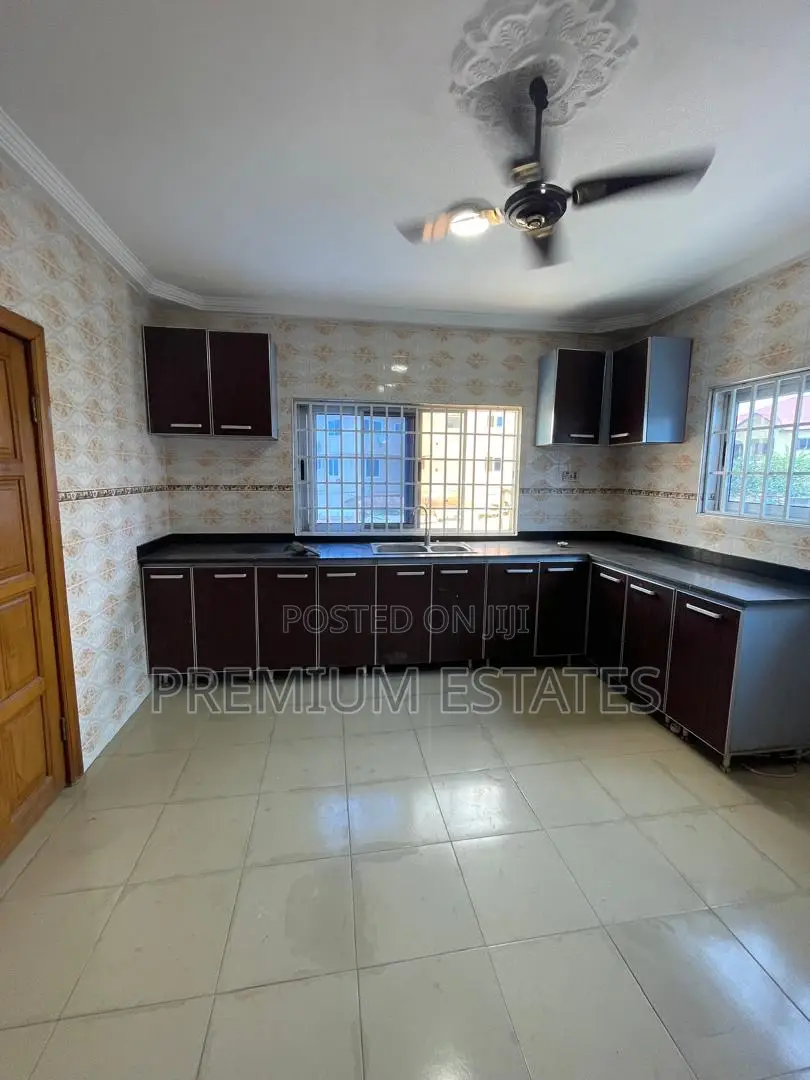 3bdrm Apartment in Kwabenya for rent