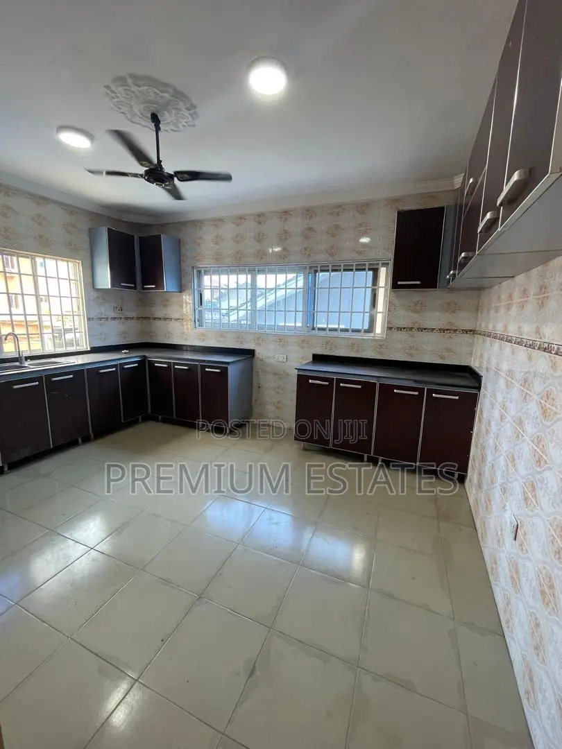 3bdrm Apartment in Kwabenya for rent