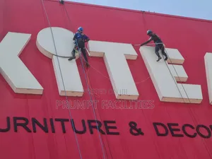 Alucubond and Window Glass Facade Cleaning
