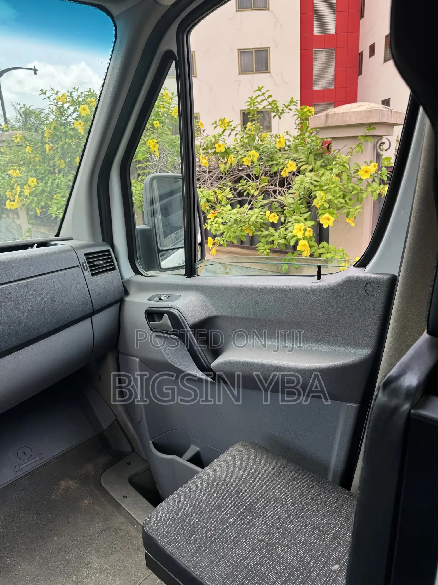 Mercedes-Benz Sprinter 2011 White
