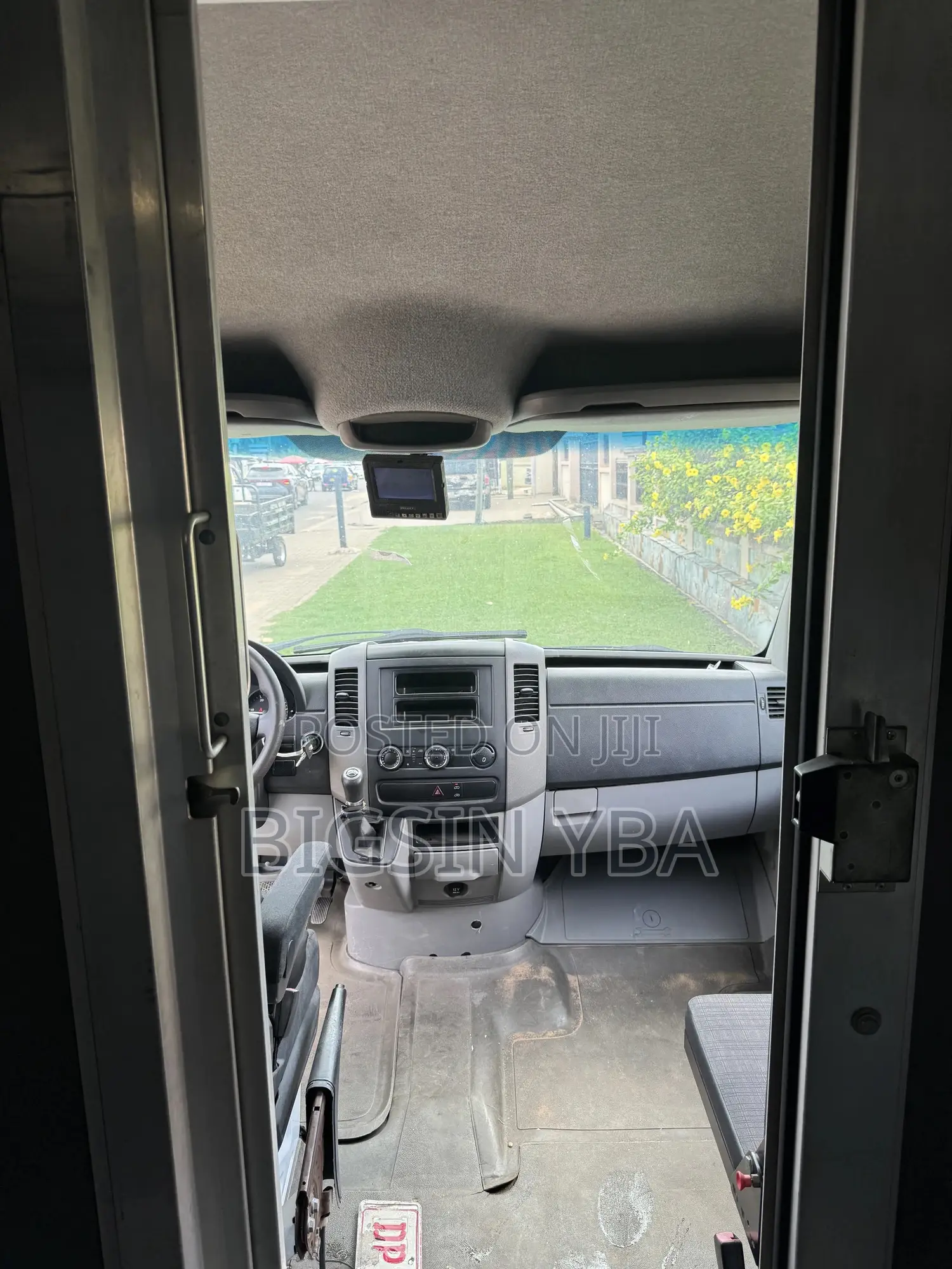Mercedes-Benz Sprinter 2011 White