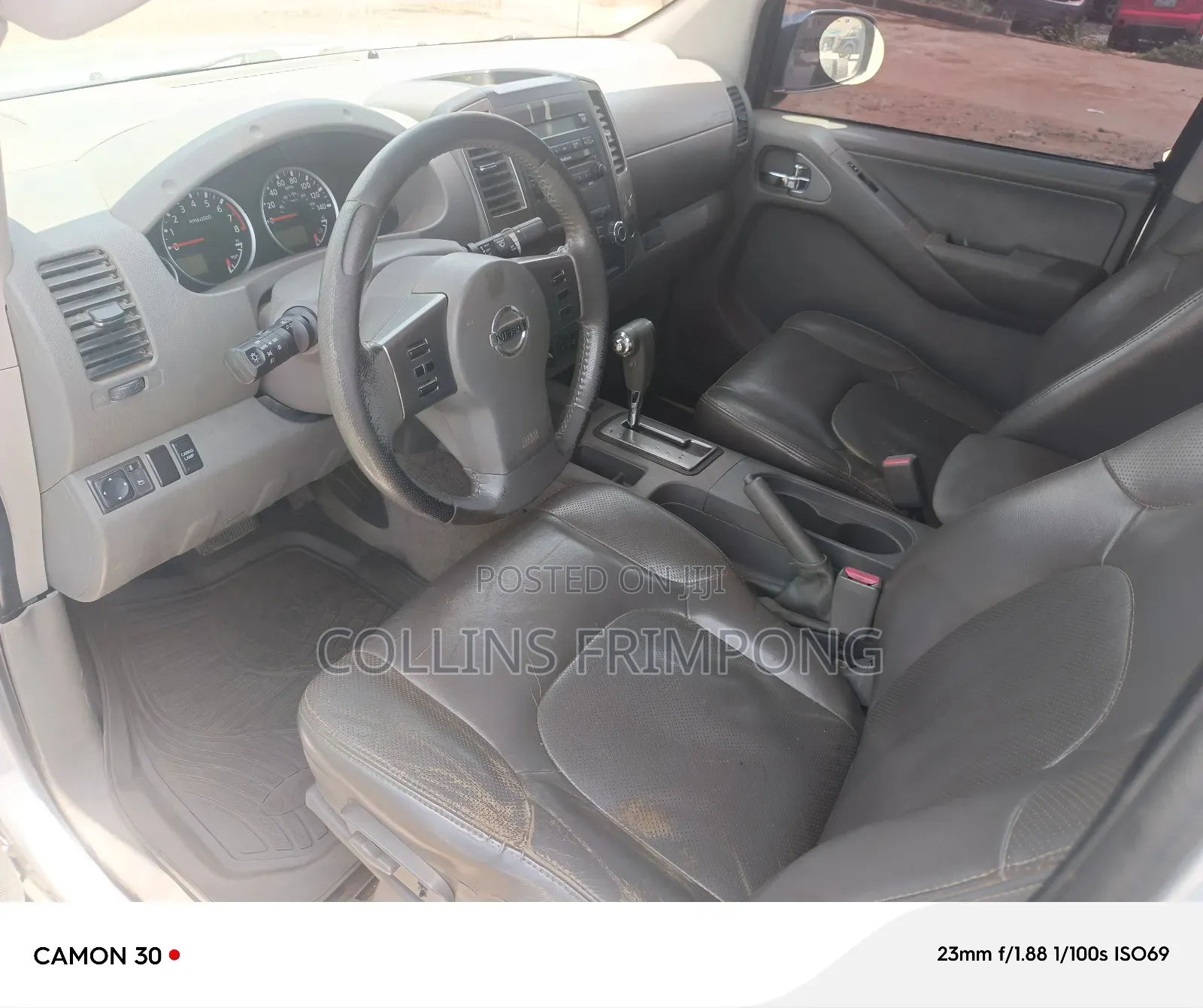 Nissan Frontier Crew Cab SE 4x4 2011 Silver