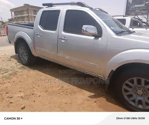 Nissan Frontier Crew Cab SE 4x4 2011 Silver
