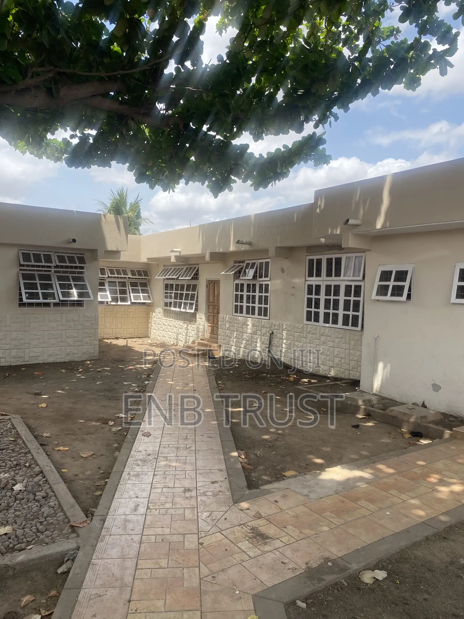 12 Bedrooms Office for Rent at Dome Market Road