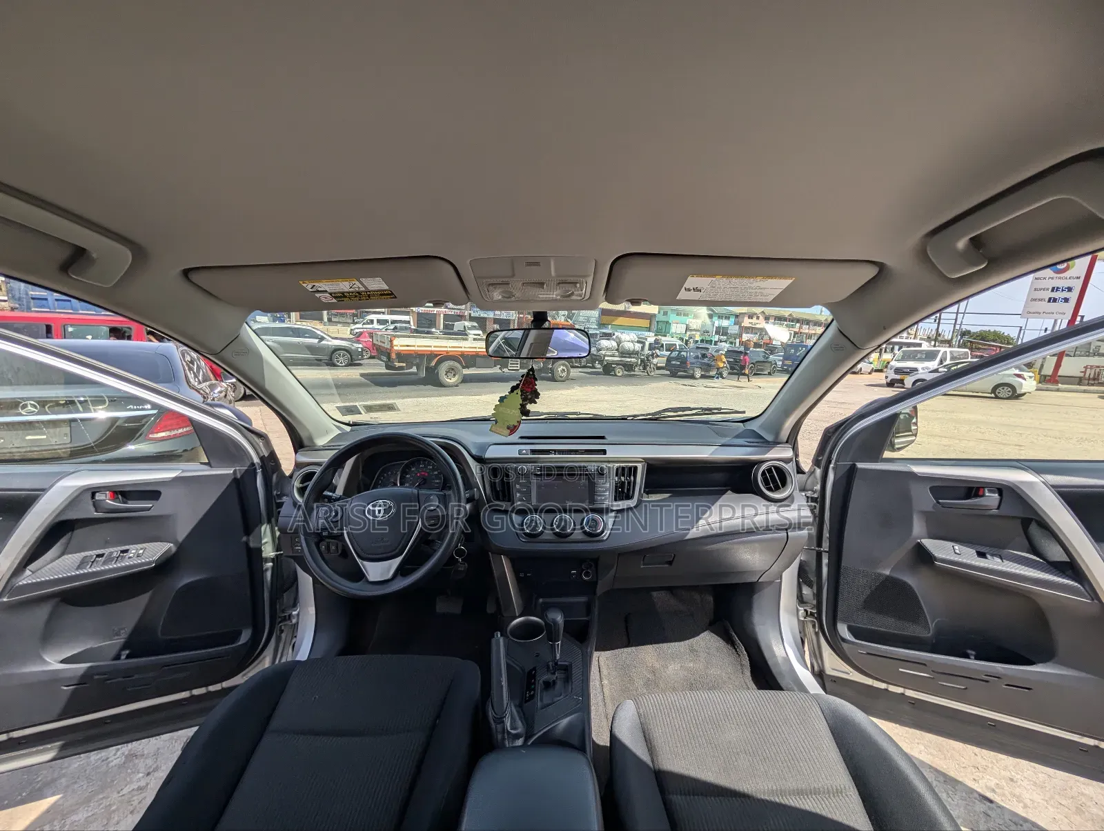 Toyota RAV4 LE 4dr SUV AWD (2.5L 4cyl 6A) 2015 Silver