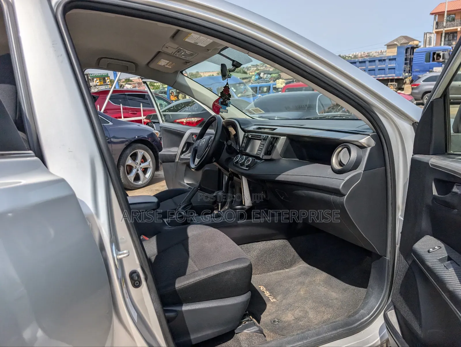 Toyota RAV4 LE 4dr SUV AWD (2.5L 4cyl 6A) 2015 Silver